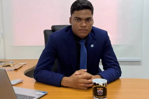 [Vídeo: Em confusão durante ato do MST, vereador diz que foi agredido e que veículo oficial da Câmara foi destruído]