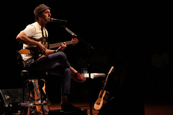 [Zeca Baleiro apresenta show “Piano & Voz” na capital baiana! ]